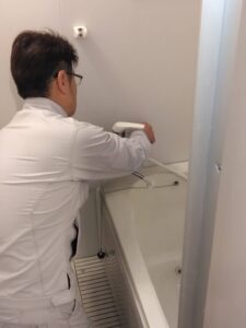 浴室混合水栓修理作業